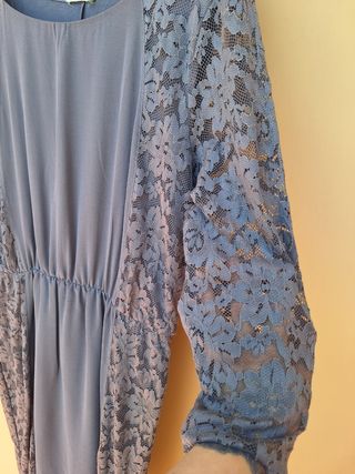 Vestito grigio in pizzo