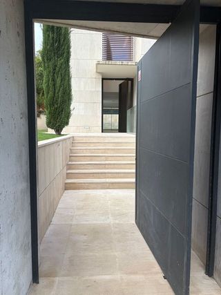 Casa pareada en alquiler en Piovera - Conde Orgaz en Madrid