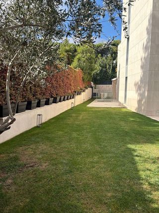 Casa pareada en alquiler en Piovera - Conde Orgaz en Madrid