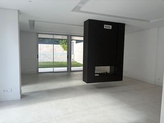 Casa pareada en alquiler en Piovera - Conde Orgaz en Madrid