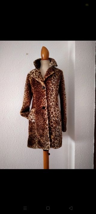 Abrigo leopardo sintético M