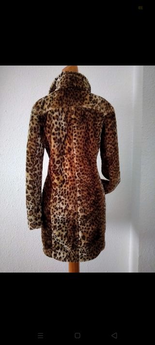 Abrigo leopardo sintético M