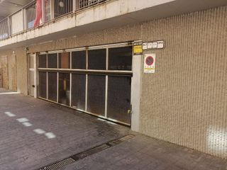 Garaje en venta en Centro en Tomares