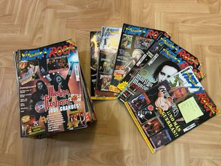 Lote de 50 antiguas revistas Heavy Rock.
