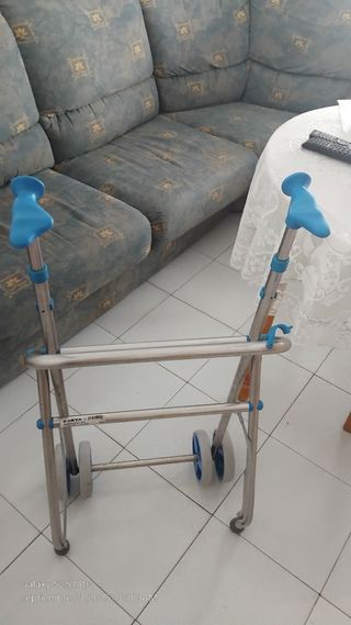 Andador plegable adulto