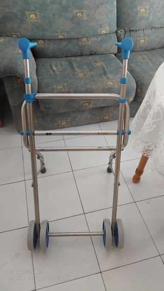 Andador plegable adulto