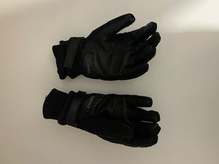 Guantes moto Uhlík negros de invierno.