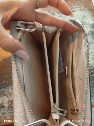 Bolso Guess beige y blanco
