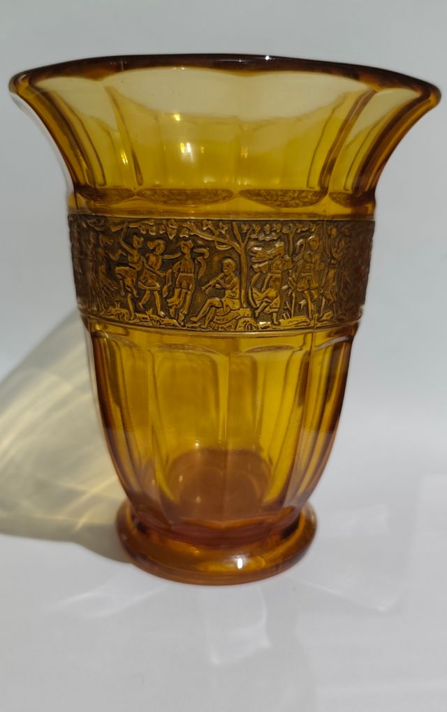 Jarrón Moser, ámbar antiguo - con friso dorado.