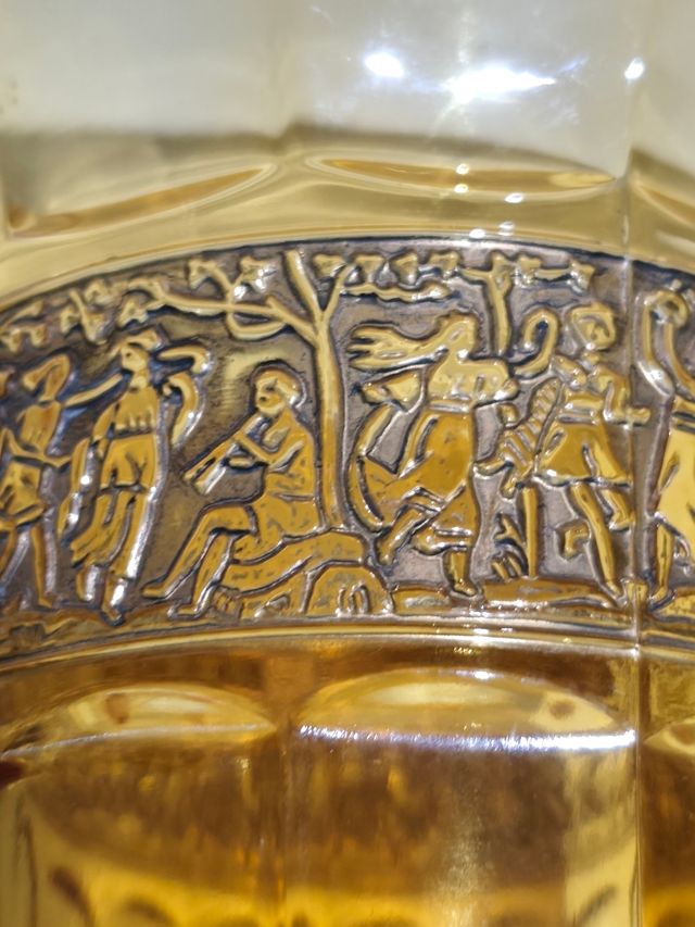 Jarrón Moser, ámbar antiguo - con friso dorado.