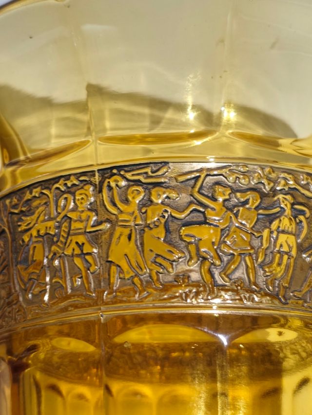 Jarrón Moser, ámbar antiguo - con friso dorado.