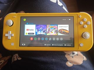 Nintendo Switch amarilla