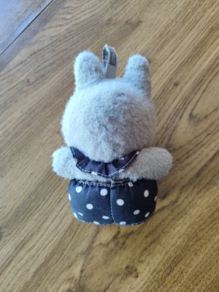 Muñeco Labubus gris