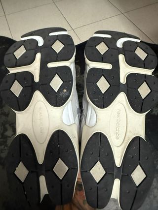 New Balance 9060 Gris-Blanco, talla 34,5 ( 20,5cm)