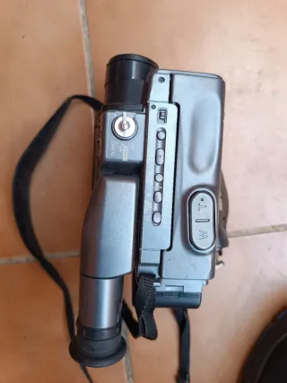 2 Cámaras Vídeo Vintage: Saba & Sharp