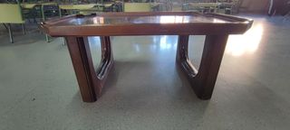 Mesa de madera marrón vintage