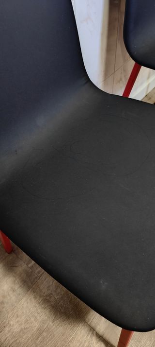 2 sillas - piel sintética - patas metal