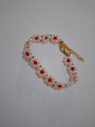 Pulsera perlas rojas y blancas