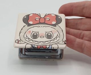 Specchio da borsetta Minnie Labubu 