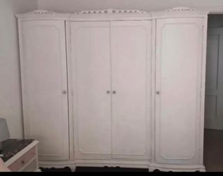 Armario antiguo blanco de madera