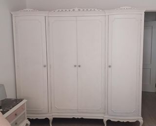 Armario antiguo blanco de madera