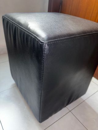 Pouf in pelle nera