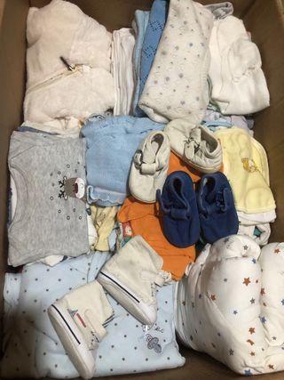 Ropa de bebé ( lote de ropa y accesorios)