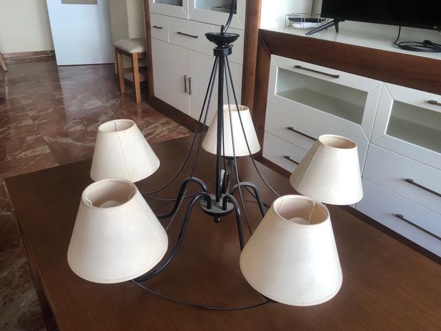 Lámpara techo 5 luces salón.
