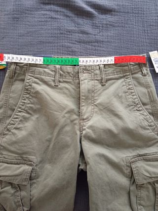 Bermuda GAP cargo verde oliva - Talla 28