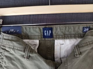 Bermuda GAP cargo verde oliva - Talla 28