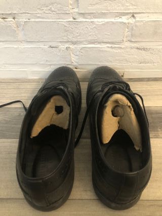 Zapatos negros hombre