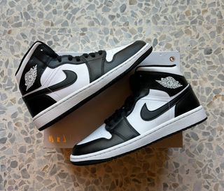Nike Air Jordan 1 Mid - Blanco y Negro