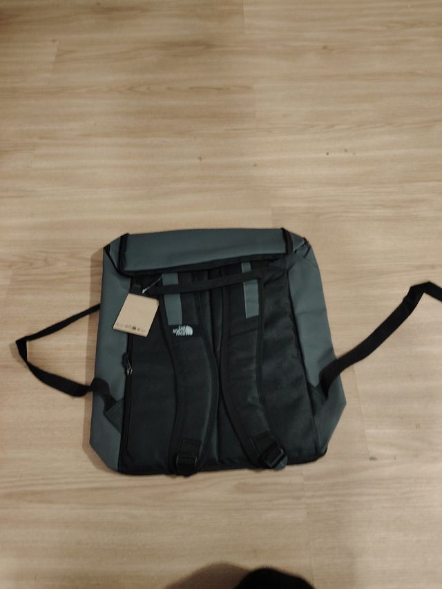 Mochila The North Face Gris