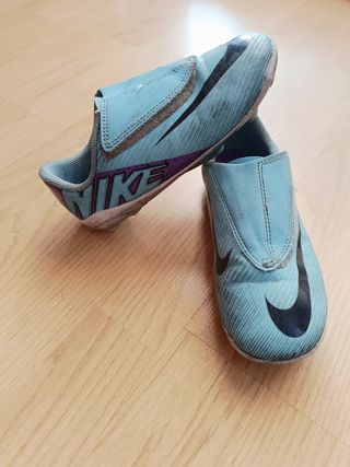 Botas de fútbol Nike Mercurial niño/a. Talla 31