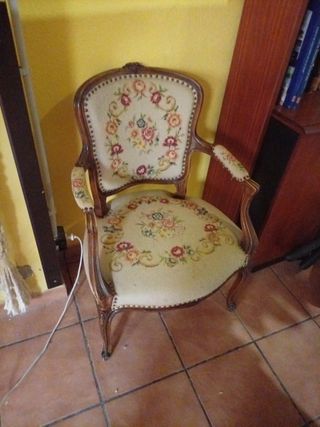 Silla Luis XV estilo antigua comprada en París
