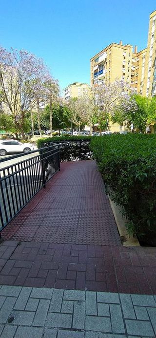Local comercial en alquiler en Puerta Blanca en Málaga