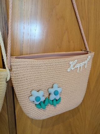 2 bolsos infantiles - beige y rosa
