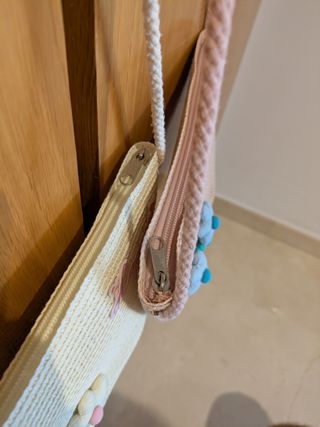 2 bolsos infantiles - beige y rosa