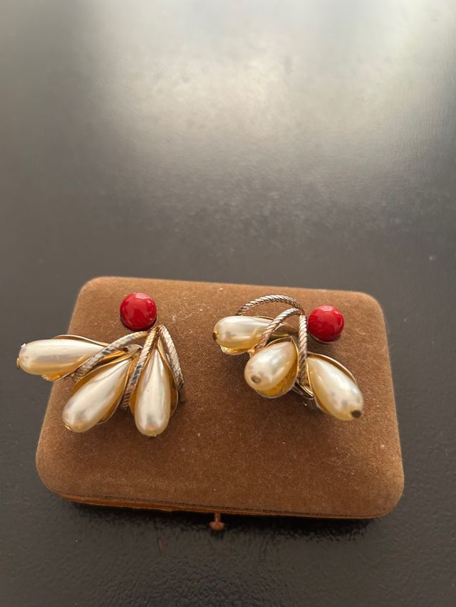 Pendientes antiguos .