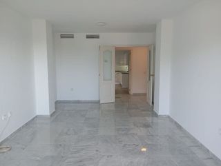 Piso en alquiler en Parque Mediterráneo - Santa Paula en Málaga