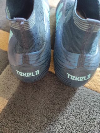 New Balance Tekela Pro AG V4+ Fútbol