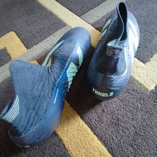 New Balance Tekela Pro AG V4+ Fútbol