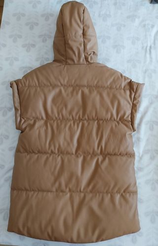 Chaleco acolchado efecto piel marrón