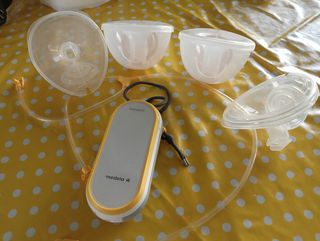 Sacaleches Medela Freestyle + 2 copas extra