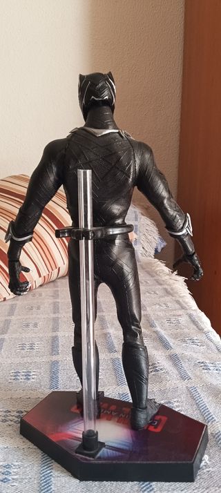Figura Black Panther 1/6