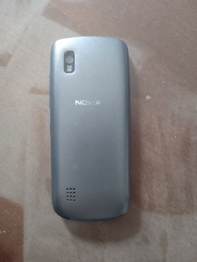 Nokia Asha 300 - Teléfono móvil táctil 5 mpx