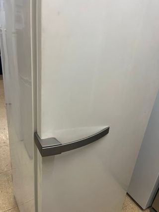 Congelador Miele 185x60 - Garantía