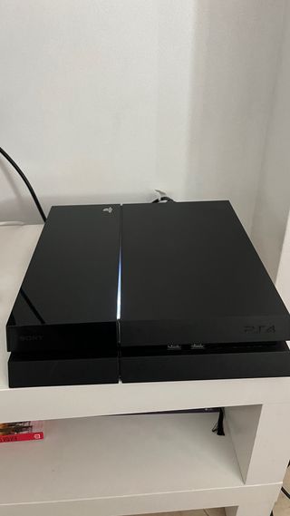 PS4 (PlayStation 4) negra