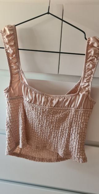 Top Bershka beige talla S