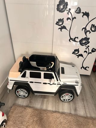 Coche eléctrico infantil Mercedes Benz